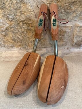 SAS Rochester Shoe Tree Co. Cedar Wood Shoe Tree Stretcher Shape Keeper Set